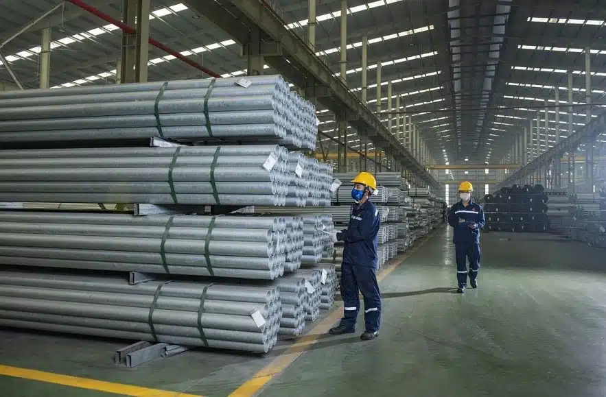 Cập nhật bảng giá sắt - thép xây dựng khu vực miền Nam mới nhất hôm nay của các thương hiệu: Hòa Phát, Pomina và Thép Miền Nam